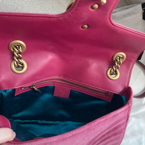 Gucci GG Marmont Small Matelassé Shoulder Bag - Picture 9 of 11